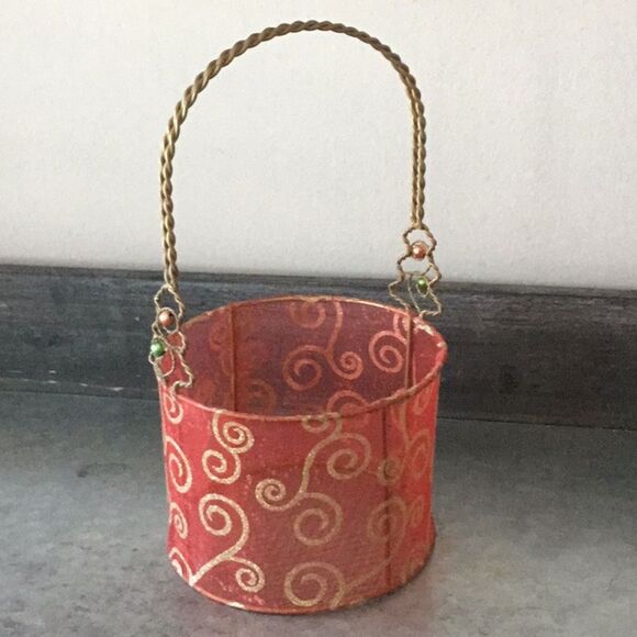 Metal Christmas basket with gold scroll gift decor decoration Xmas - Picture 1 of 6